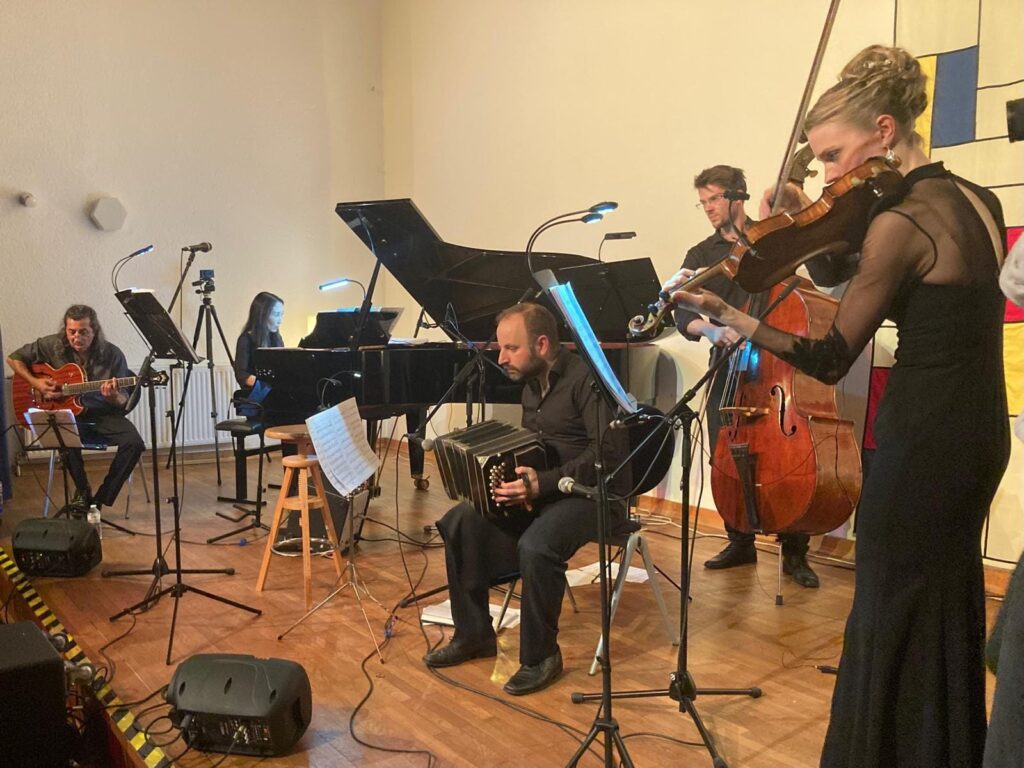 Instagram post from salvadoredgardootero. This post is in position 1.